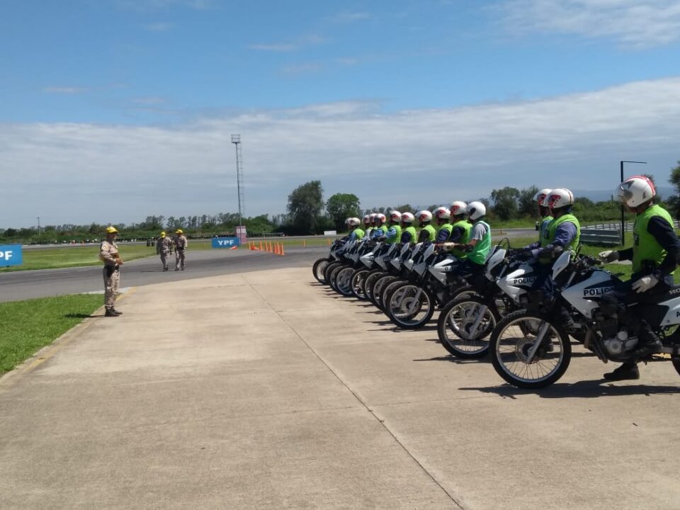La Departamental Santa Maria realizó curso de conducción y mantención de motocicletas