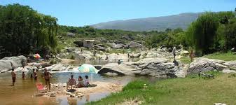 Los Aromos: salvaron la vida de un niño que cayó al río