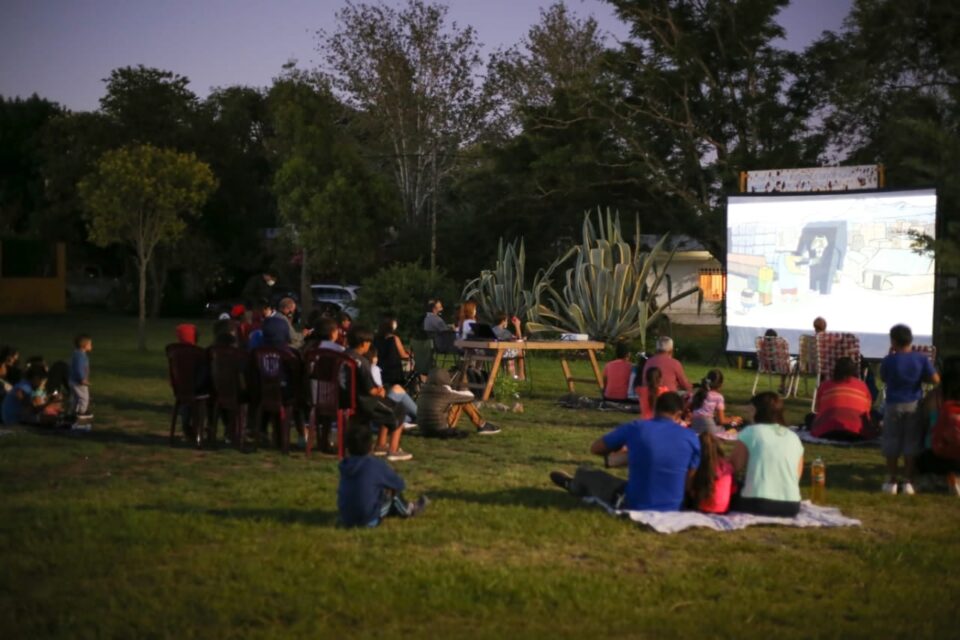 Continúa el ciclo de Cine Bajo las Estrellas en Santa Ana