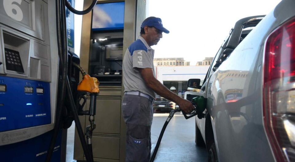 Postergan hasta marzo nuevo aumento del combustible