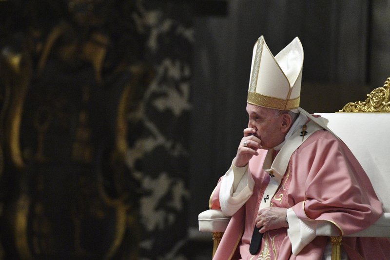 El Vaticano prohíbe la bendición de la unión gay: "Dios no puede bendecir el pecado"