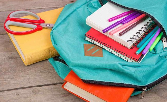 Vecinas venden budines para comprar útiles para los más necesitados
