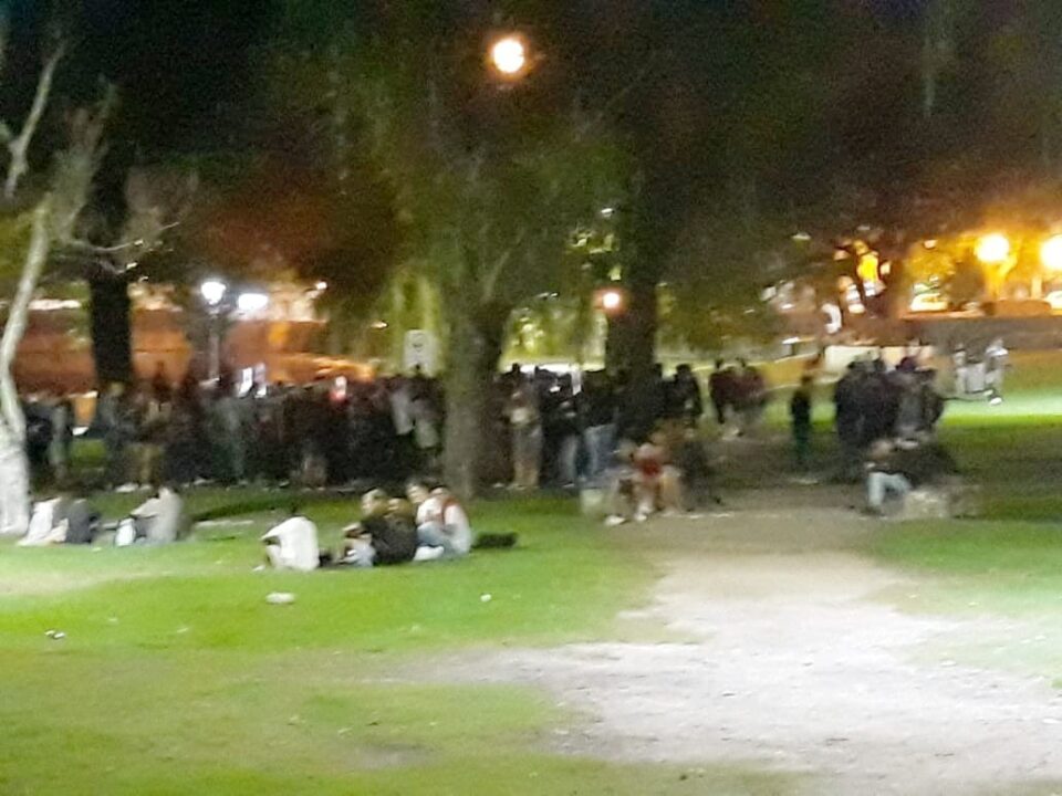 Insólito: En el Tajamar había una "fiesta" de más de 100 personas