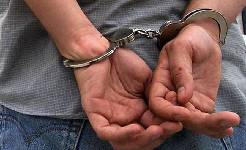 Un joven de 18 años detenido por amenazas y daños a una vivienda