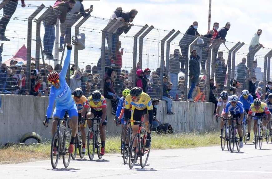 Gustavo Gómez espectacular: 5º lugar en el Argentino de Ciclismo de Ruta