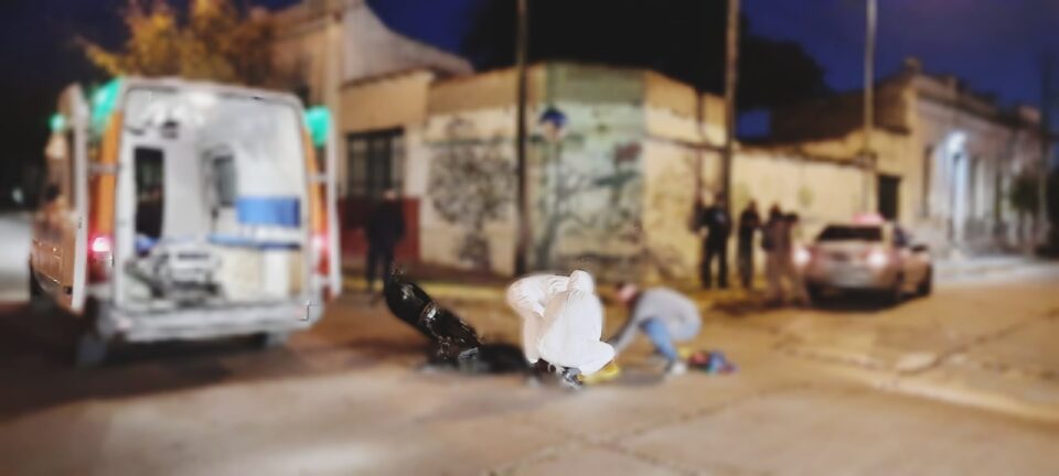 Un hombre se accidentó mientras conducía una motocicleta