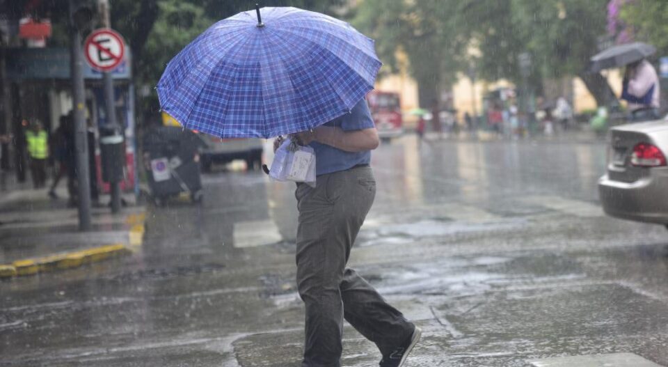 Alerta naranja y amarilla por tormentas fuertes para Córdoba