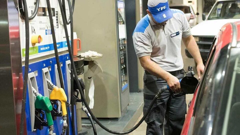 Estaciones de servicio alertan sobre un posible desabastecimiento de combustibles