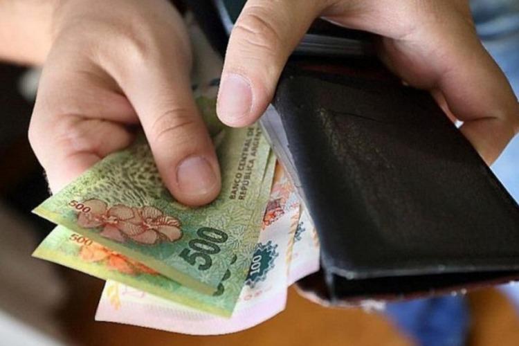 La Nación oficializó el aumento del 35% del salario mínimo, vital y móvil