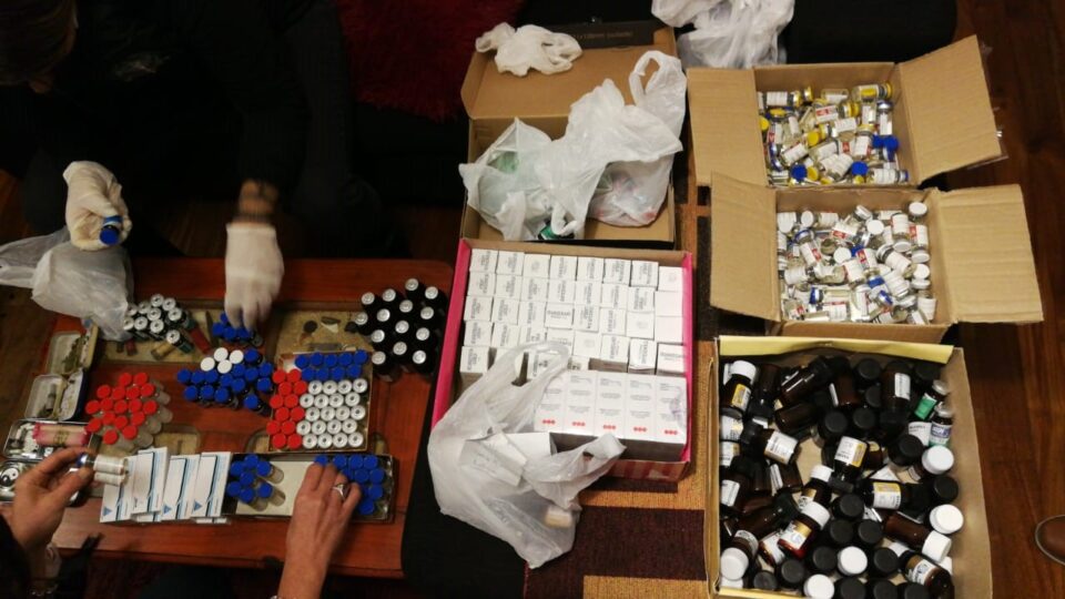 Vendían medicamentos sin receta: fueron detenidos