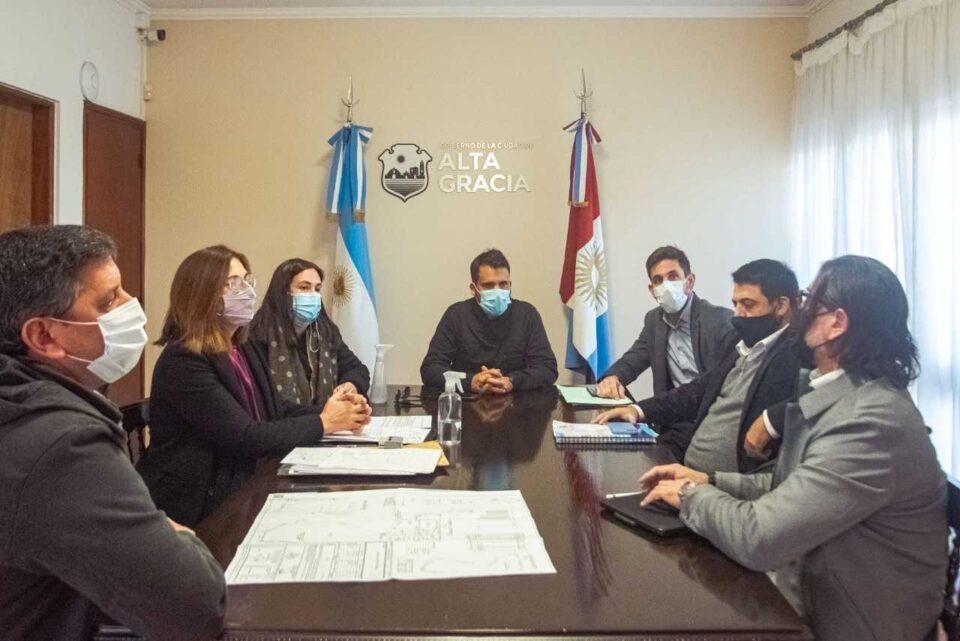 Otro avance para el Parque Pyme: Grupo Sarmiento firmó la escritura de un lote