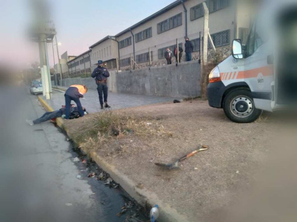 Perdió el control por la escarcha: terminó en el hospital