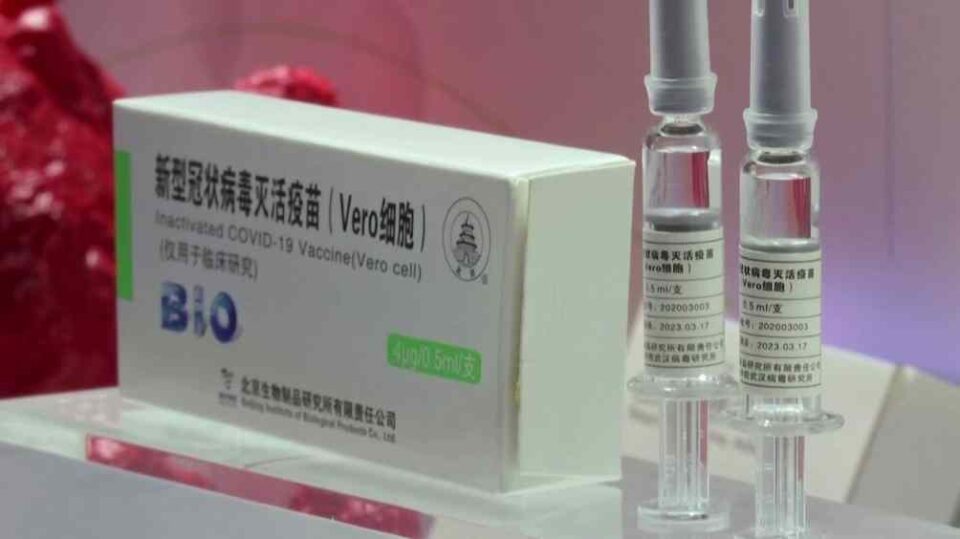 El Gobierno firmó un contrato con Sinopharm por 24 millones de dosis