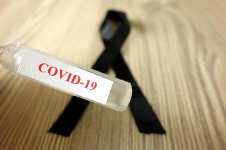 Decretan cinco días de duelo por las 100 mil victimas de coronavirus