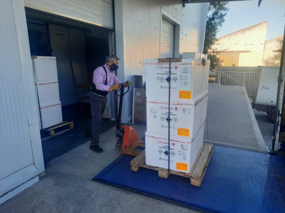 Córdoba recibió 128.000 dosis de la vacuna Sinopharm