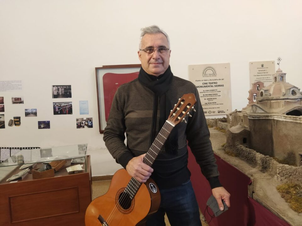 Hoy, se cumple el primer aniversario del fallecimiento de Pepe. AG Noticias trasladó sus cámaras al Cine Teatro Monumental, donde trabajó por tantos años Pepe. En diálogo con Esteban Ferrer, quién realizó una canción sobre Pepe.