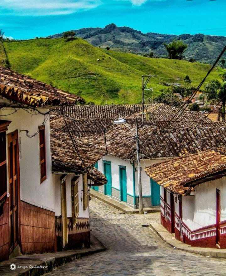La Vida Misma. Hoy: El Pueblo
