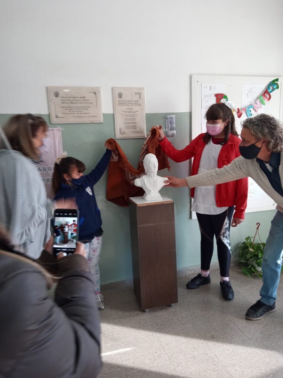 Santa Ana también recibió un busto de San Martín