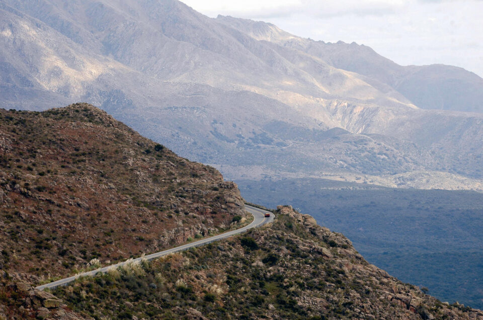 Dos muertos por un choque frontal en el camino de las Altas Cumbres