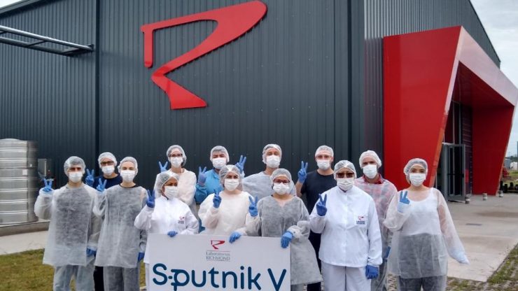 Sputnik V: llegarán 300 litros más del componente 2 a la Argentina