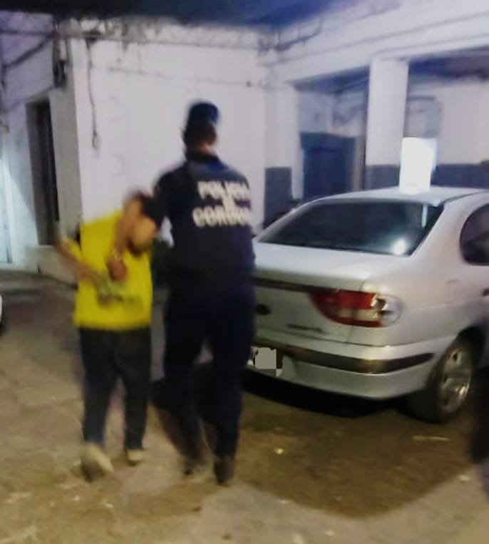 Un naranjita amenazó a una conductora por no pagarle