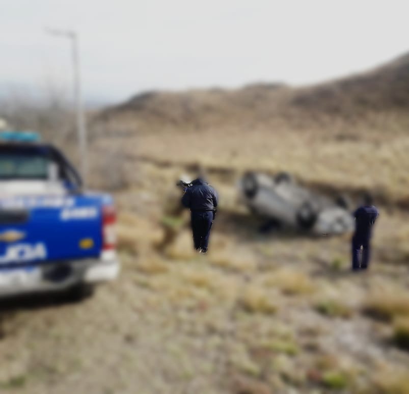 Perdió el control y se dio vuelta en su VW Bora