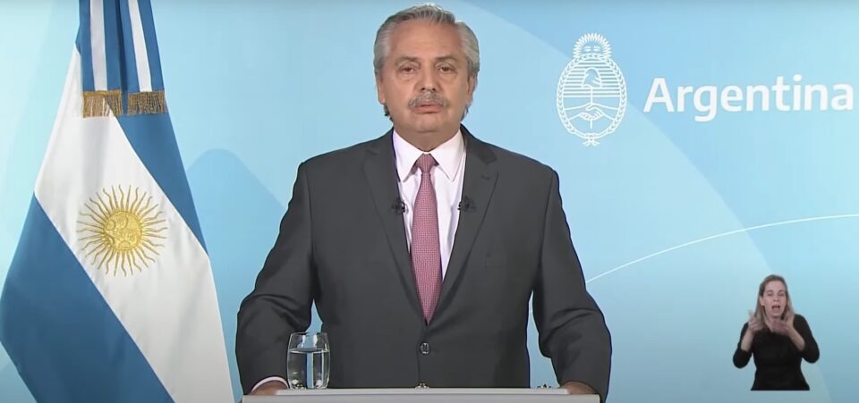 El presidente Fernández anunció un plan de recuperación de actividades