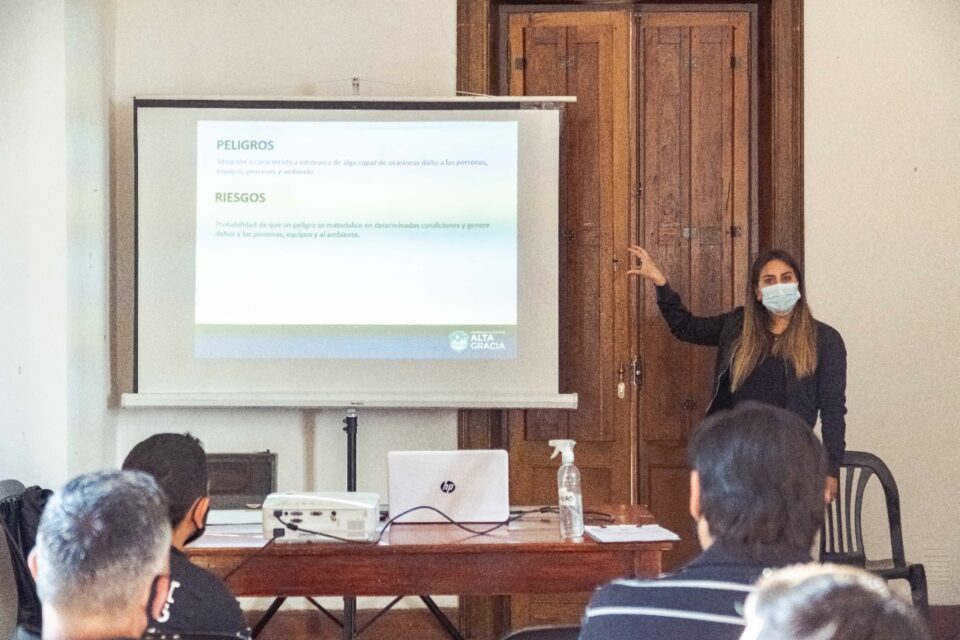 Continua la capacitación a municipales en Seguridad e Higiene