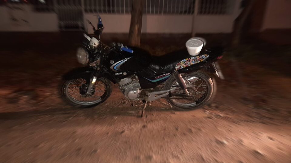Un joven herido tras colisionar contra un automóvil en Saieg y Chile