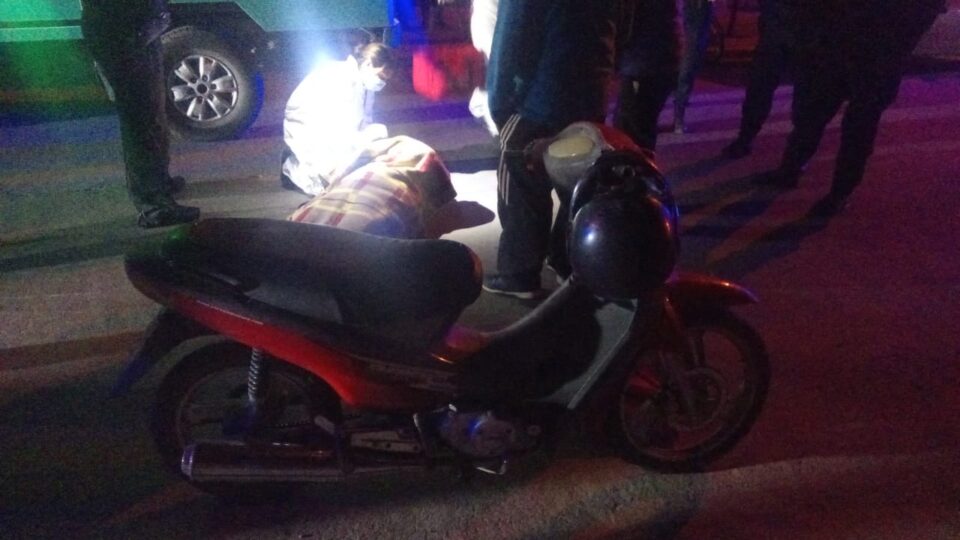 El hecho ocurrió durante la noche del martes, en Alta Gracia. Una mujer chocó contra un perro, obteniendo varias lesiones.