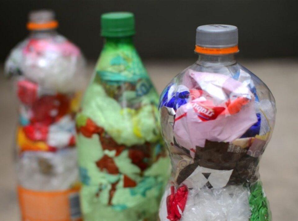 El Concejo aprobó el sorteo de un terreno a cambio de ecobotellas
