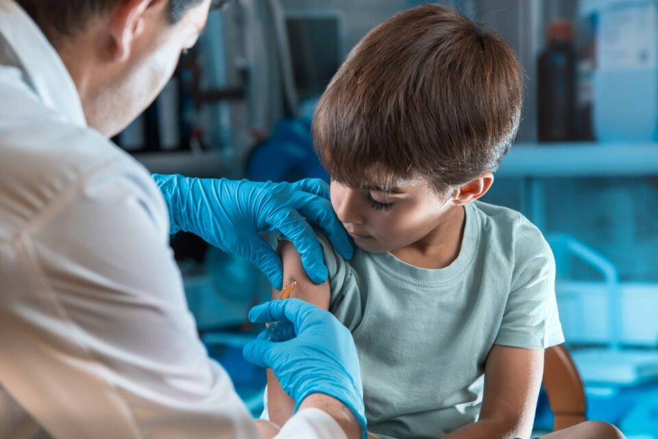 Desde el 12 de octubre se vacunará a chicos de entre 3 y 11 años con comorbilidades