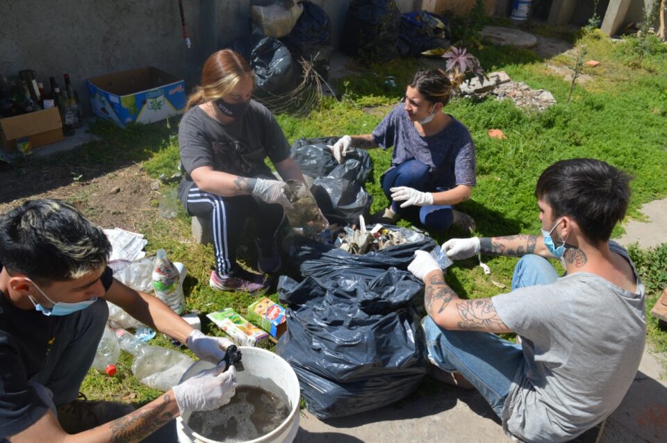 "No me la contamines": El grupo de jóvenes en pos del medioambiente