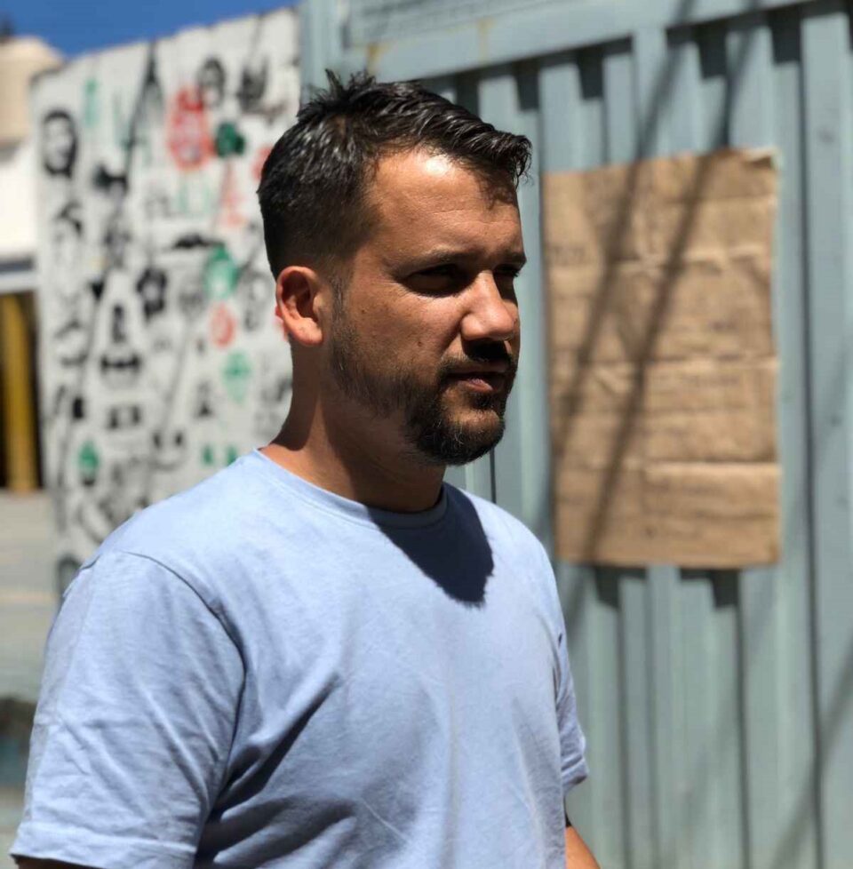 Marcos Torres recorrió la nueva luminaria en calle Agustín Aguirre y Lorusso