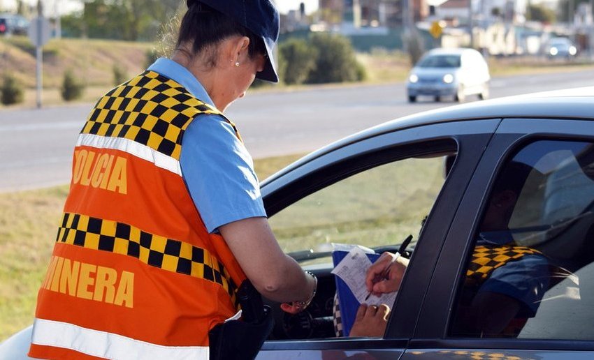 Suben las naftas, suben las multas: nuevo aumento de la Caminera en Córdoba