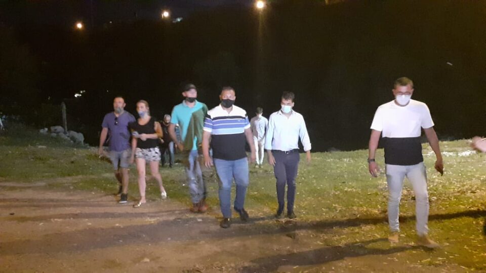 tendente Marcos Torres, en conjunto con el Secretario de Obras Públicas Pablo Ortiz, recorrieron la calle Avellaneda con su nueva luminaria.
