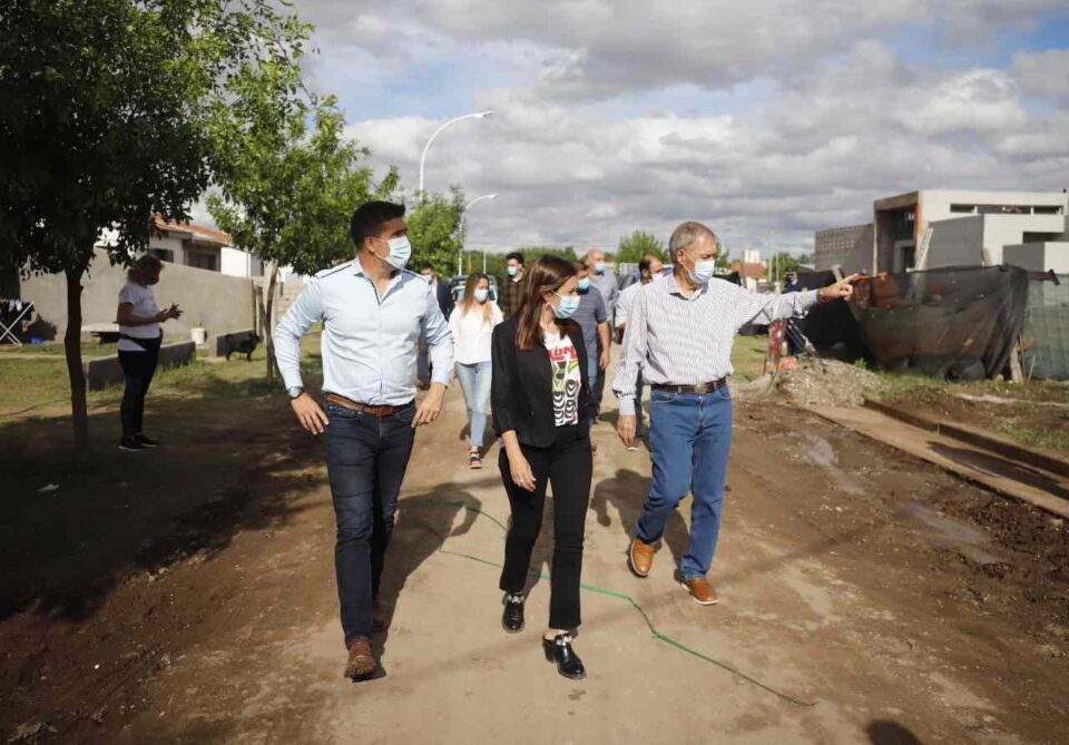 Despeñaderos: avanzan por obras de pavimentación en el acceso de Avenida La Plata