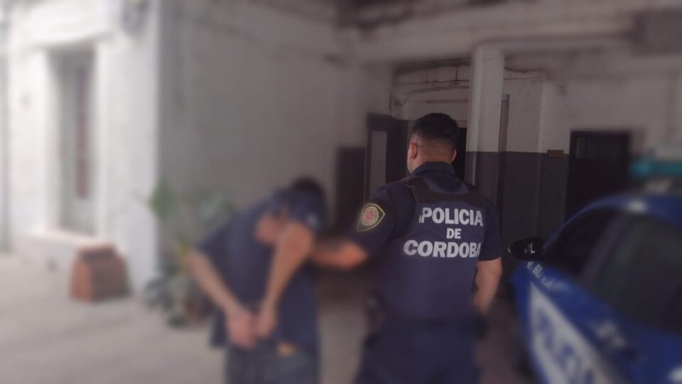 Atacó a otro hombre y amenazo a la policía: fue aprehendido