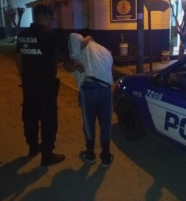 Golpeó a su ex pareja, la amenazó con un cuchillo y terminó tras las rejas