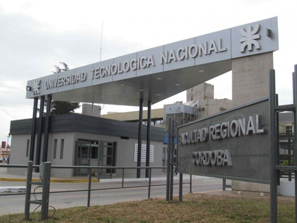 Tres universidades públicas exigirán vacunación obligatoria
