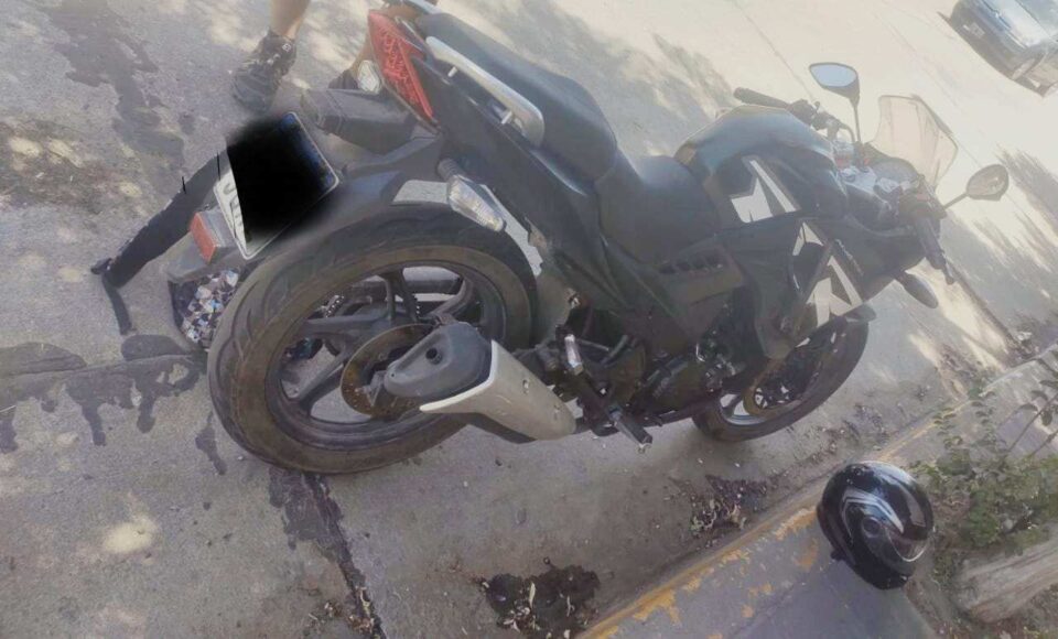 Dos motocicletas colisionaron en Av. Malvinas