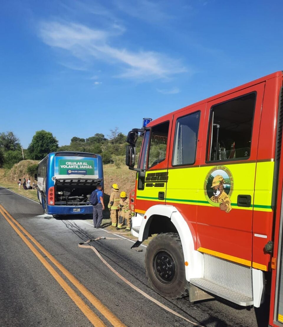 Un colectivo casi se incendió con pasajeros a bordo