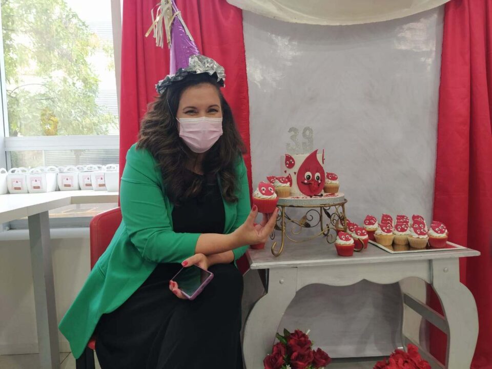 Celebra su cumple 39 en un Banco de Sangre: la iniciativa de la periodista Alejandra García