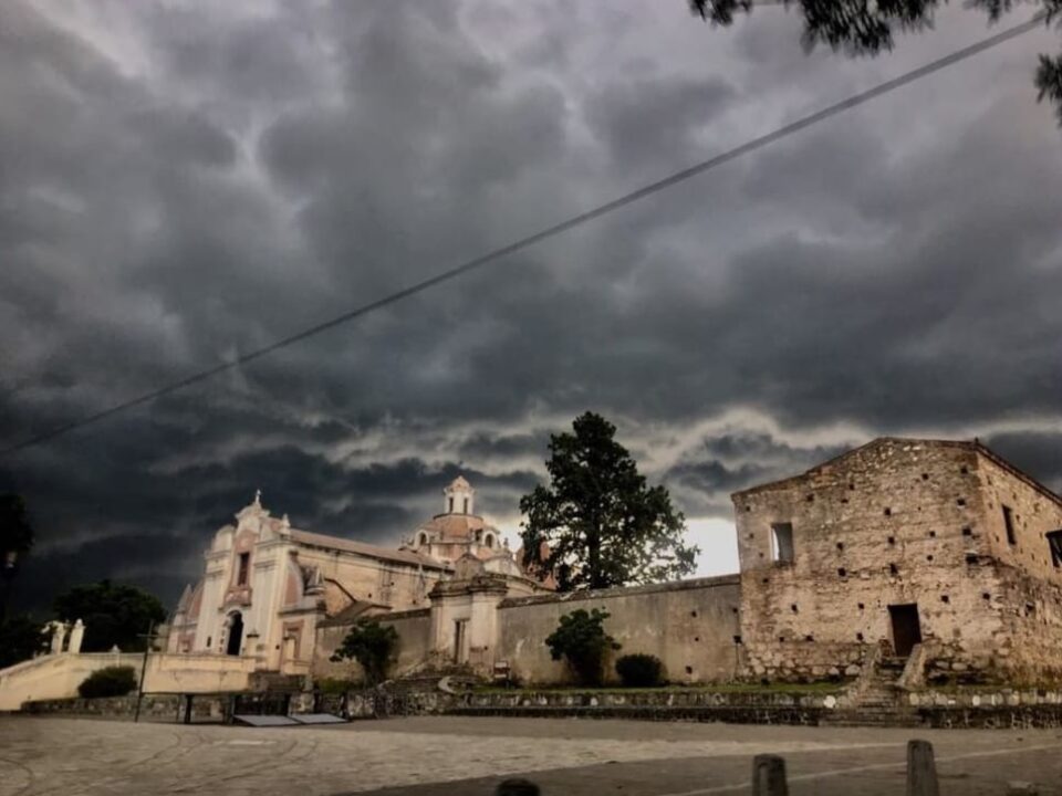 Rige alerta por fuertes tormentas en gran parte de la provincia