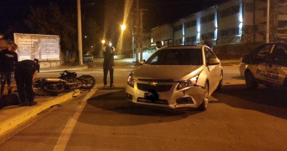 Un motociclista herido tras una fuerte colisión en Rawson esquina Lucas V. Córdoba