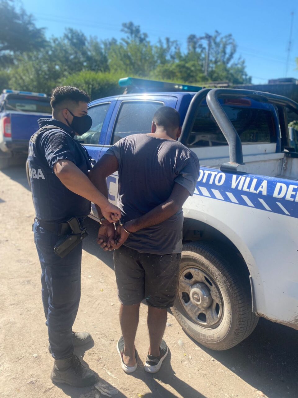 a policía retuvo una motocicleta con pedido de secuestro en Santa Ana. El hecho ocurrió a las 16.00hs de este jueves.