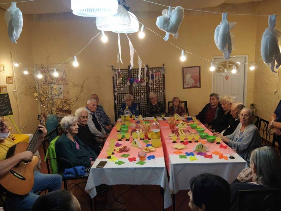 El geriátrico Plenitud también festejó el Día Internacional de la Mujer