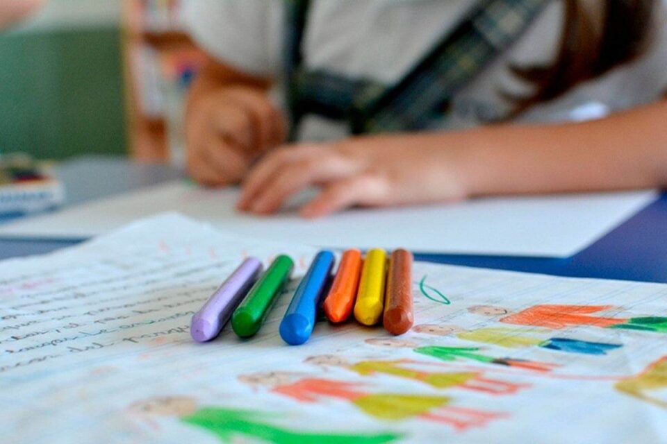 ¿Por qué hablar de POLÍTICA EDUCATIVA y no de Formación o Instrucción?