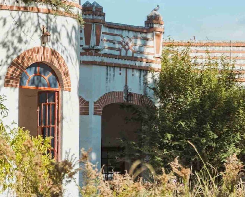 Colonia Santa Fe: entre yuyos, abandono y el proyecto de convertirla en Centro Cívico