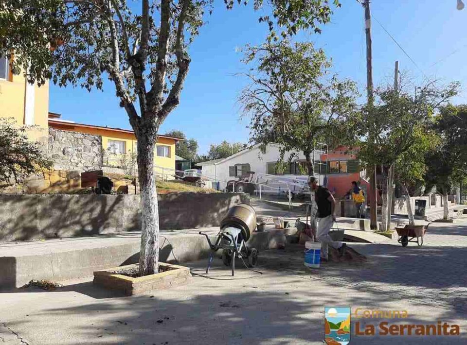 En La Serranita continúan las obras de mejoras en los edificios comunales
